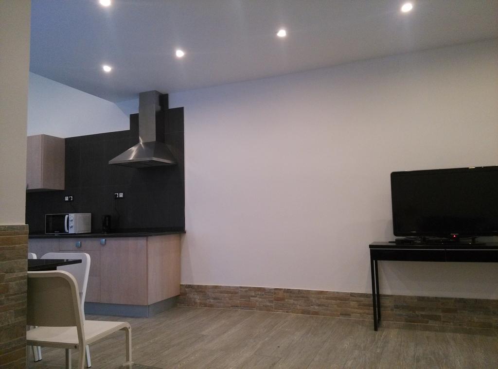 Apartamentos Bcntourism Пинеда де Мар Екстериор снимка