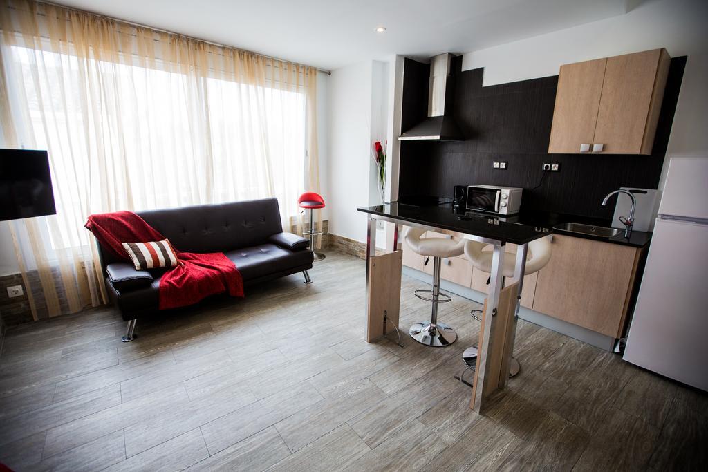 Apartamentos Bcntourism Пинеда де Мар Екстериор снимка