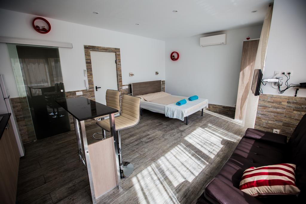 Apartamentos Bcntourism Пинеда де Мар Екстериор снимка