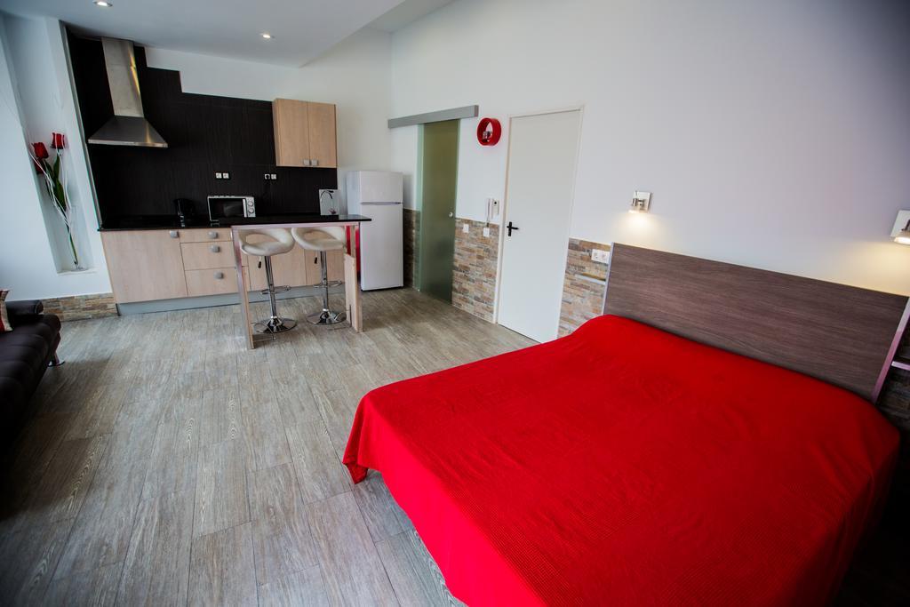 Apartamentos Bcntourism Пинеда де Мар Екстериор снимка